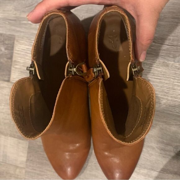 Frye heeled Booties size 8 m leather upper wooden heel - Picture 4 of 10